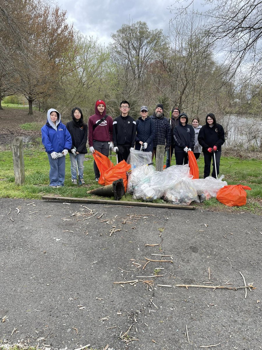 HHW volunteers, accompanied by the PTA, filled up 15 bags of trash at the Shadybrook Park last Saturday, coordinated with the Hamilton Township annual stream clean up. Great work, Hornets!