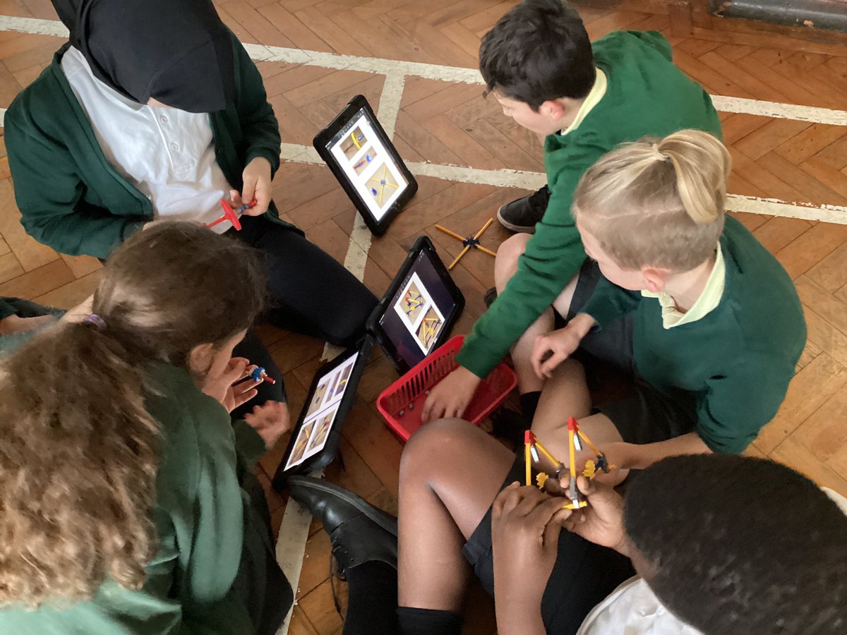 Year5Markeaton's tweet image. We have been investigating levers, pulleys and gears  ahead of our trip to Cromford Mills⚙️#MPSscience