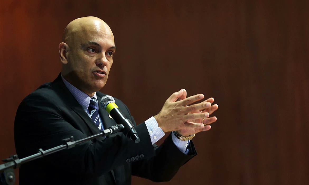 ALEXANDRE DE MORAES | O ministro do STF pode aceitar ou recusar o pedido do PSOL sobre a inclusão dos parlamentares no inquérito dos atos golpistas, baseado na investigação da Pública. Confira: agen.pub/psolpedido