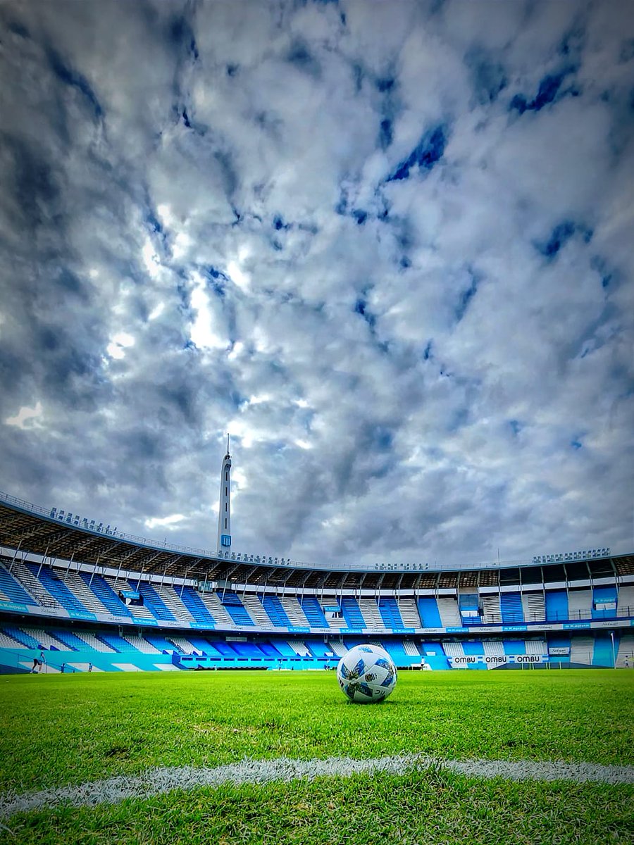 Selon plusieurs médias argentins, le Cilindro pourrait accueillir la finale de la Libertadores. 

À une condition... 

Si River va en finale, la CONMEBOL n'accepterait pas qu'elle se joue au Monumental.

Rappelons que l'an passé, Fluminense a été sacré... au Maracanã 🤡