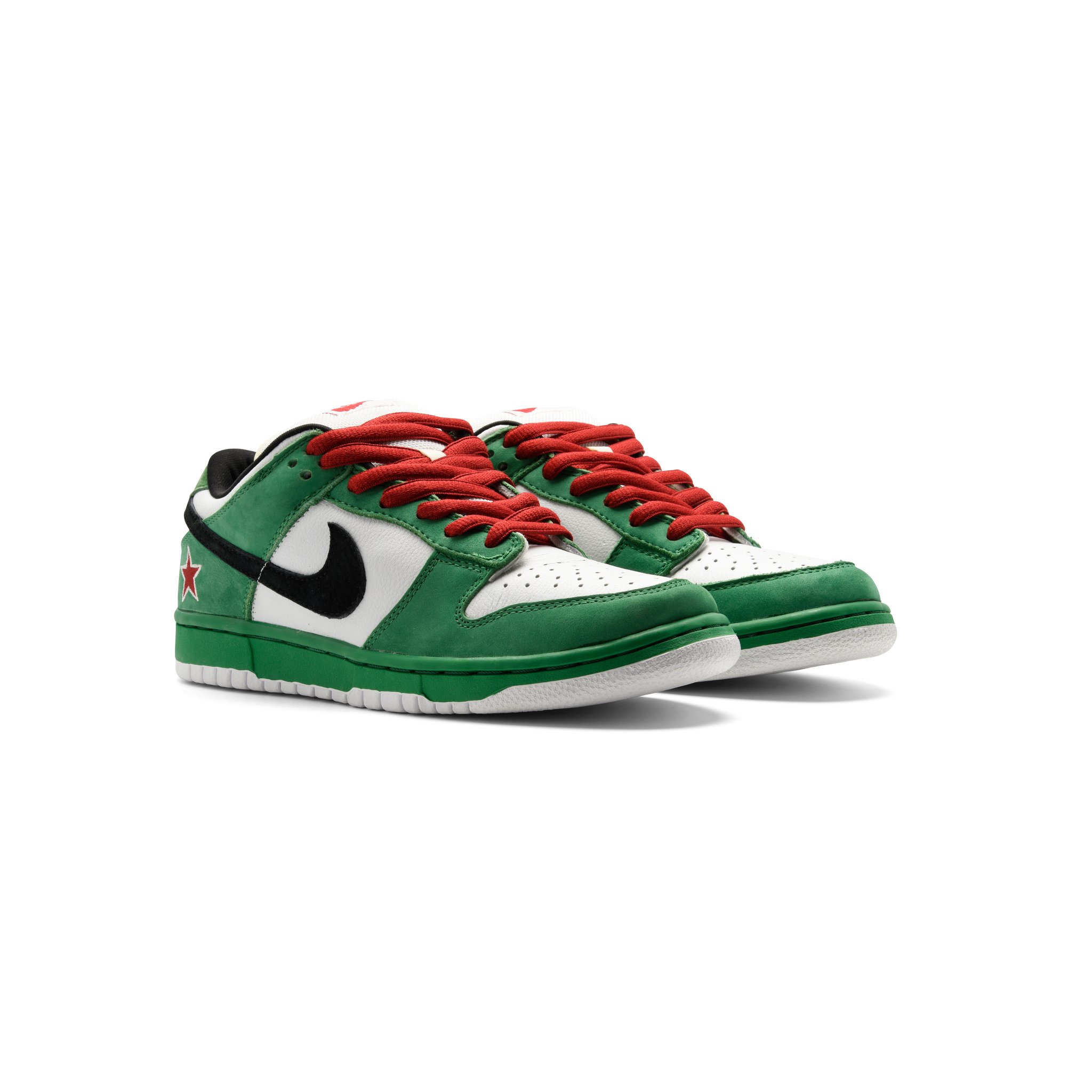 RM Sotheby s on X Kick your sneaker game up with the Nike SB Dunk Heineken https t n7RCmWipZt This pays homage to the classic Heineken beer in green white red and black colorway that