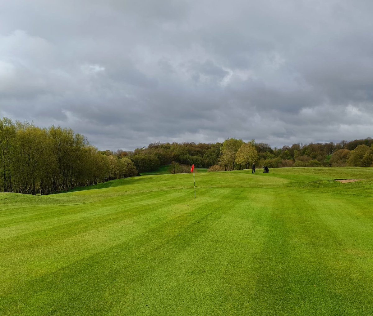 Happy Friday. 🙌 Are you playing golf this weekend?🏌️‍♂️ Greens are looking great! ⛳️🔥 #linkgolfuk #manchester