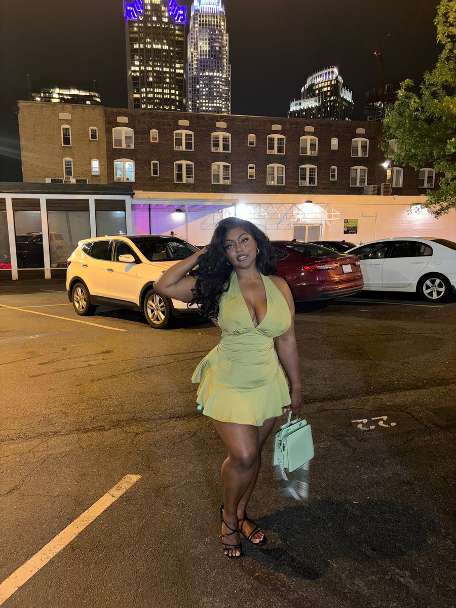 mona_juicy's tweet photo. Charlotte Nights 🫶🏽✈️ https://t.co/wCh009vPxf