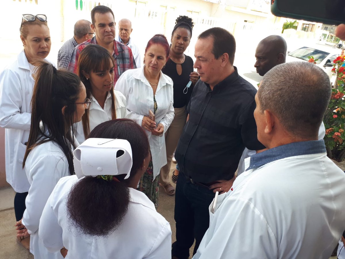El Ministro y Viceministro de Salud visitaron en #CiegodeAvila el consultorio # 11 con más de 2mil habitantes la mayoria adultos mayores con enfermedades crónicas no trasmisibles.