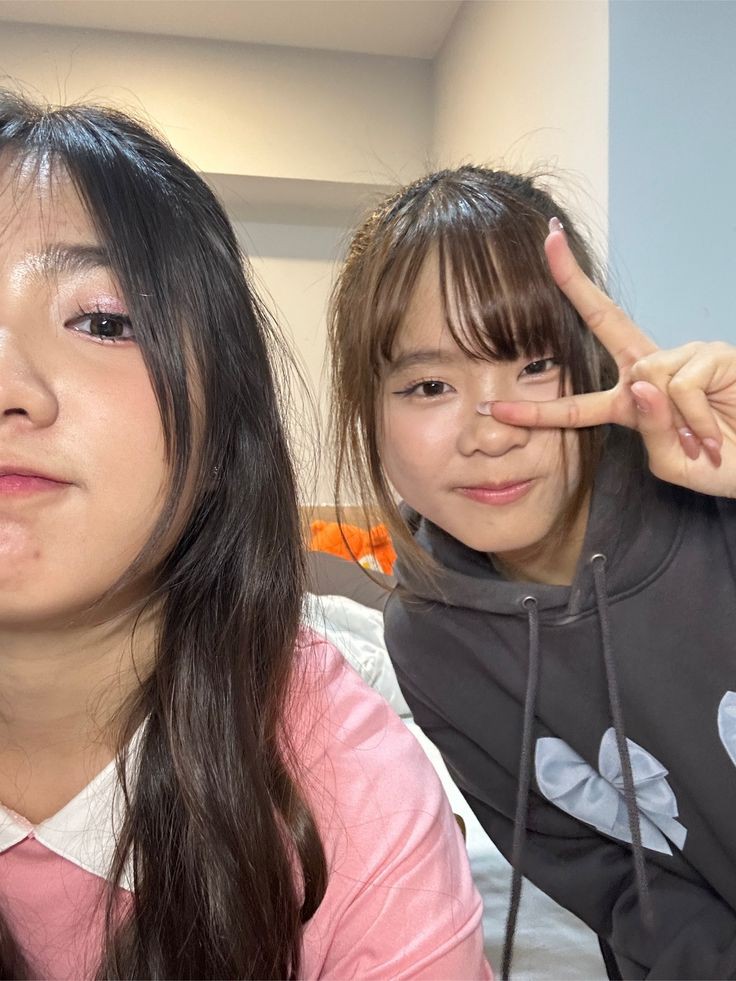 themarinist's tweet photo. #มารีนมาไลฟ์ ❤💜💕 #MarineBNK48 #MichaBNK48 
#iAM48OfficialApplication
https://t.co/JYgetJV4bf https://t.co/udKGIsBPqm