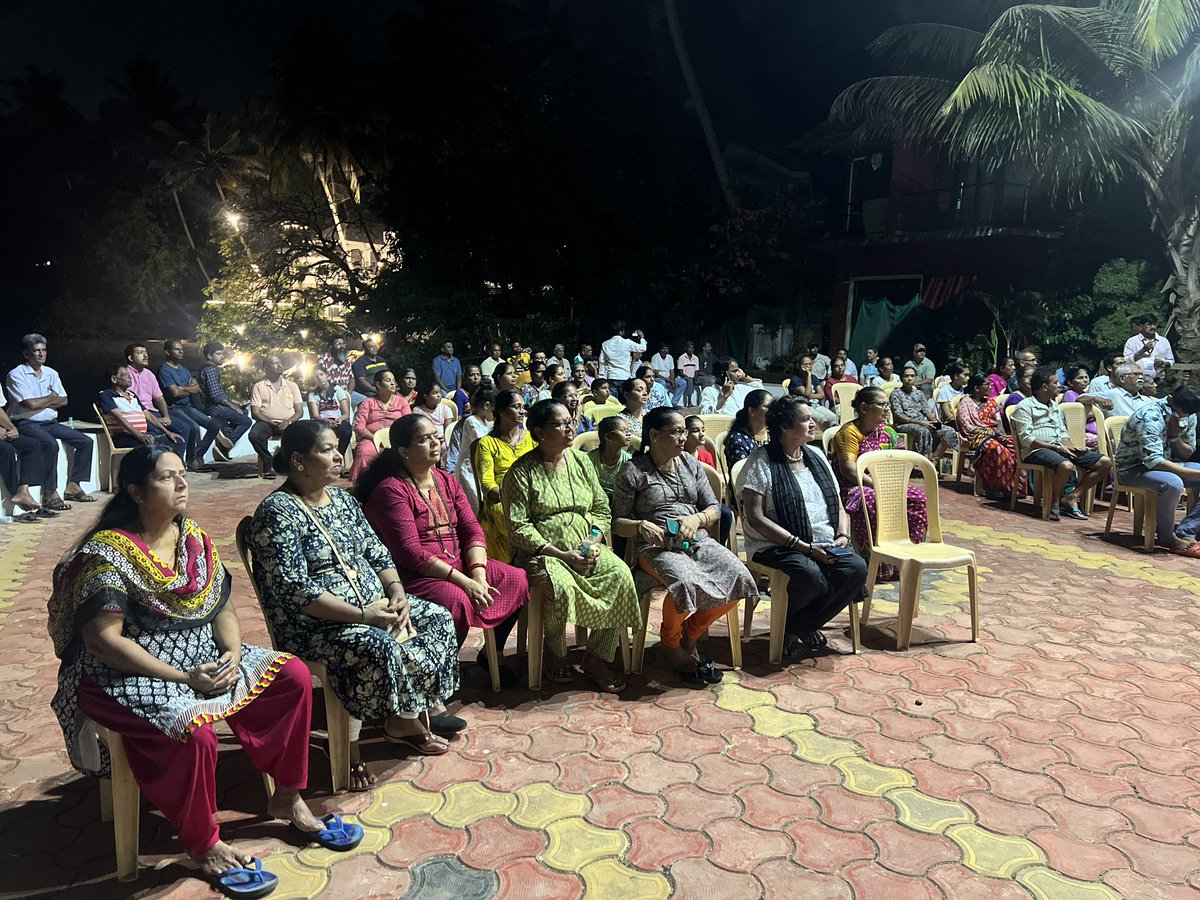 Concluding the day of BJP North Goa Lok Sabha candidate @shripadynaik visit to Calangute constituency with a productive corner meeting at Saipem. Engaging directly with constituents is at the heart of our commitment to serve. #GoaElections #BJPforGoa #BJPforIndia #AbkiBaar400Paar