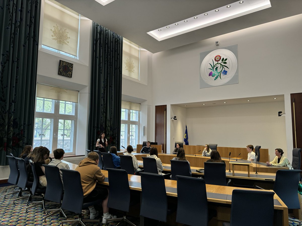 WHSHISTORY20's tweet photo. Fascinating tour of the @UKSupremeCourt before the debate. We especially liked the leek for Wales in the carpet designed by Peter Blake. @WhitmoreHigh https://t.co/z8ngR3Gif4