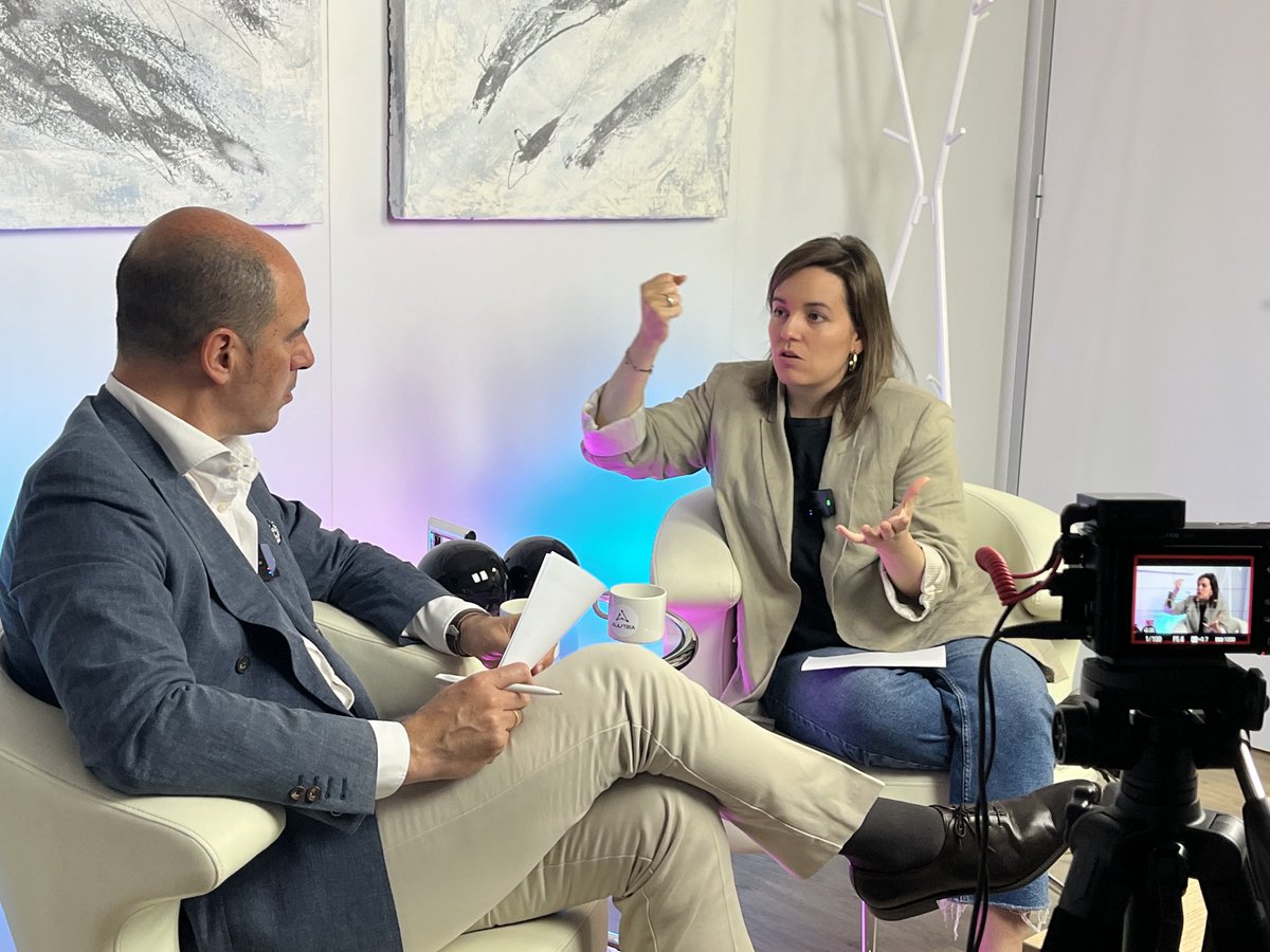 Behind-the-scene de un nuevo episodio de #BlockchainBites. Qué lujo escuchar a Mariona Pericas ⁦@finReg360⁩. Stay tuned! ⁦@JuJiZa13⁩ #PilotRegime #DLT