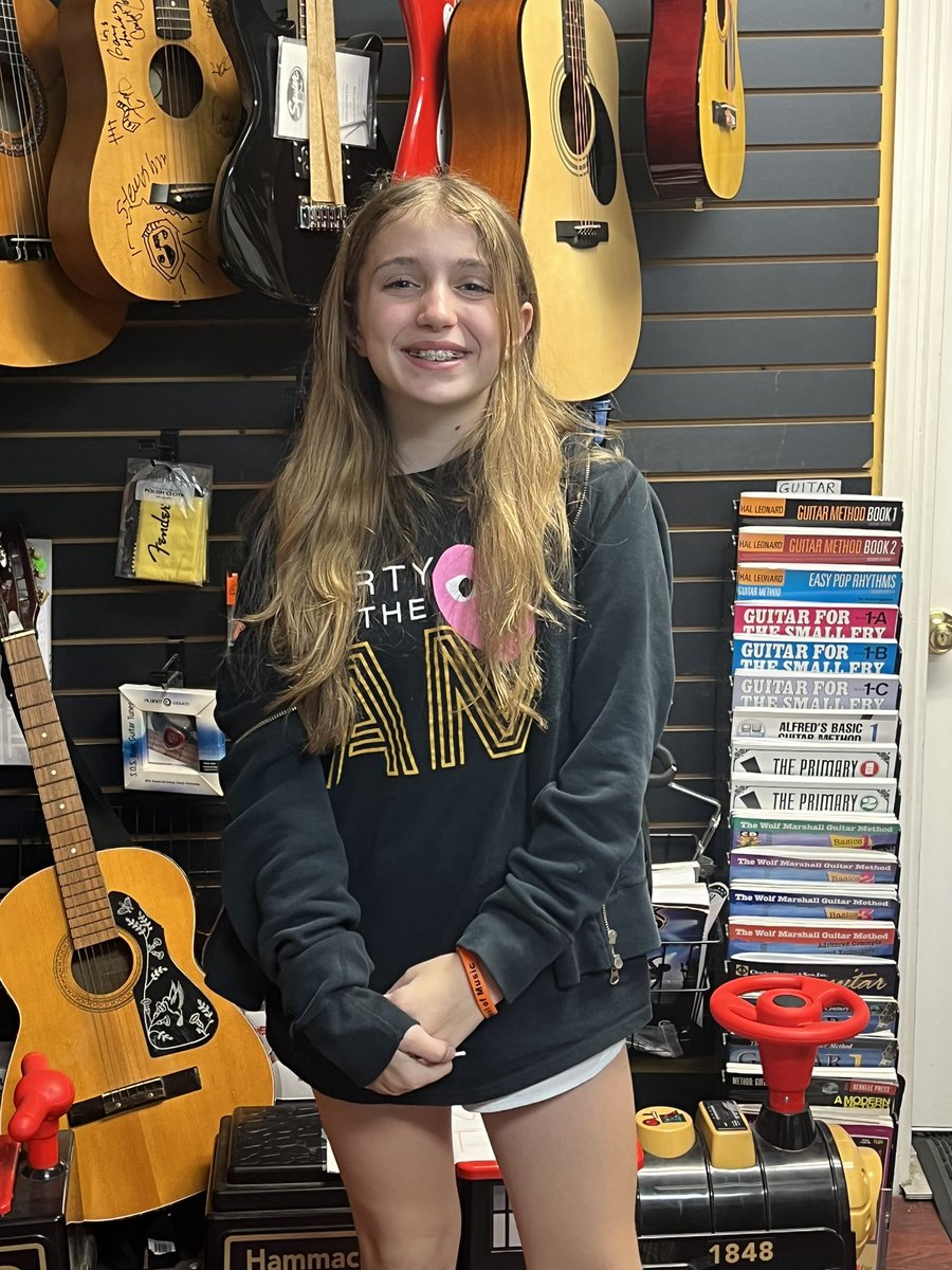 Congratulations Maya on graduating to your orange wristband! Keep up the hard work! . . #music #studentlife #achievement #lessons