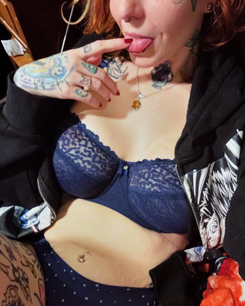 Any cute OF girls wanna collab in the Midwest? 🥺 https://t.co/1vNcLUWyN8