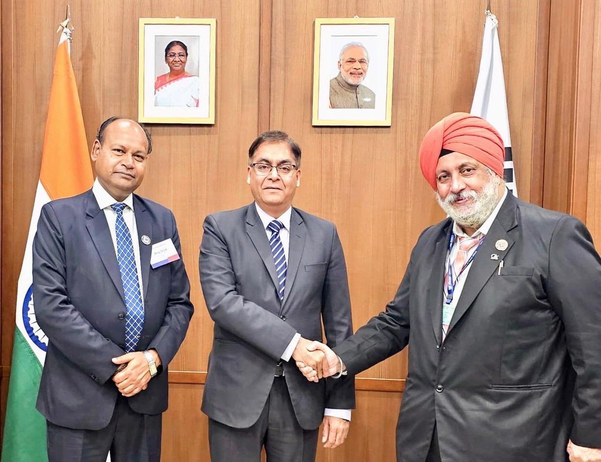 #ICAI Office bearers, Mr. Charanjot Singh Nanda, VP and CA (Dr.) Anuj Goyal, Chairman, Ethical Standards Board met Ambassador Amit Kumar on 18th April. They discussed ICAI's functioning and opportunities to enhance Indian CAs' presence in 🇰🇷.