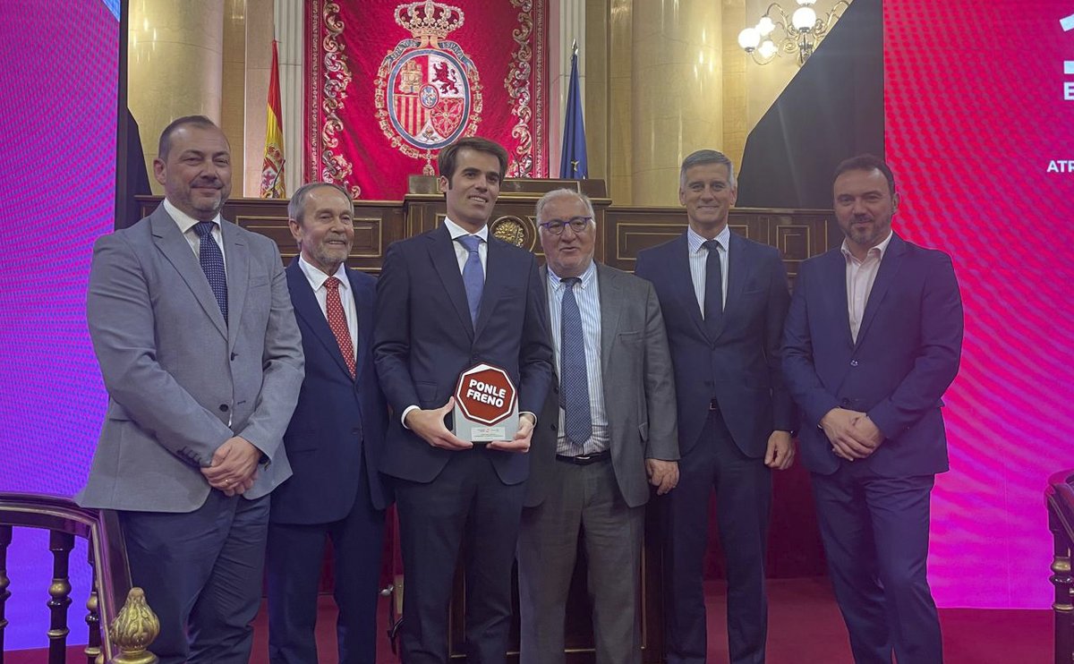 Confederación Nacional de Autoescuelas tweet media