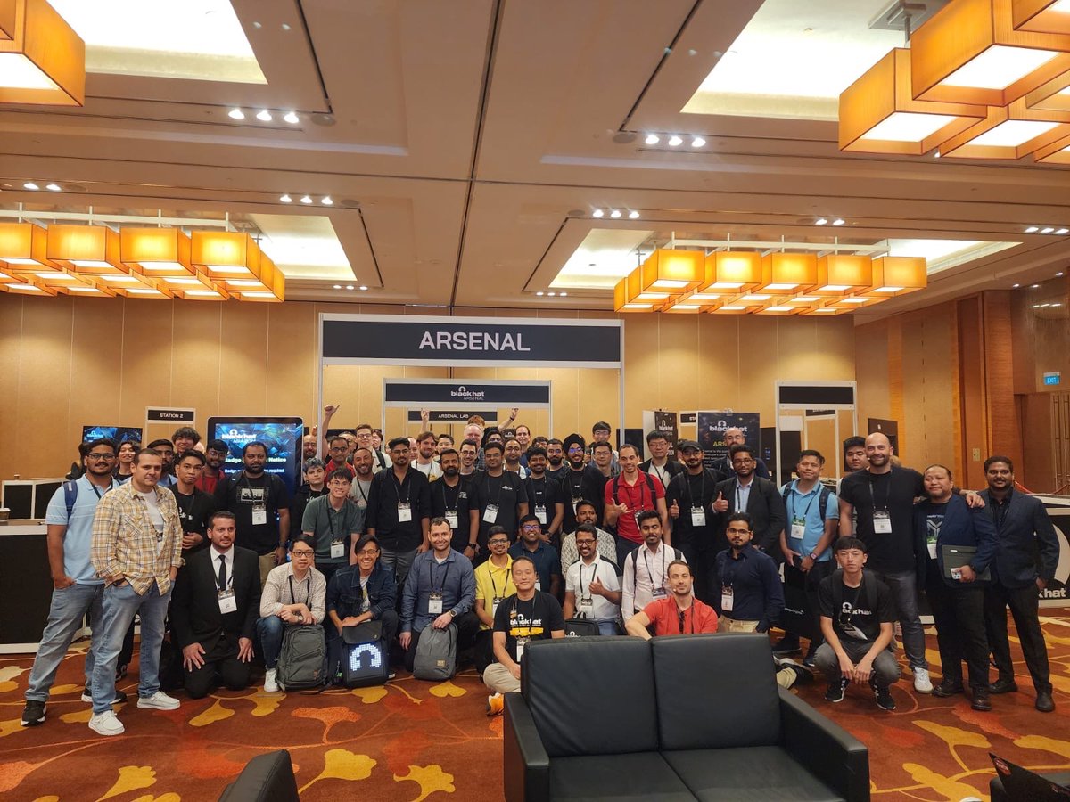 BlackHat Arsenal Asia 2024 - Group photo of those who make the difference. Thanks again for making this event an awesome place !