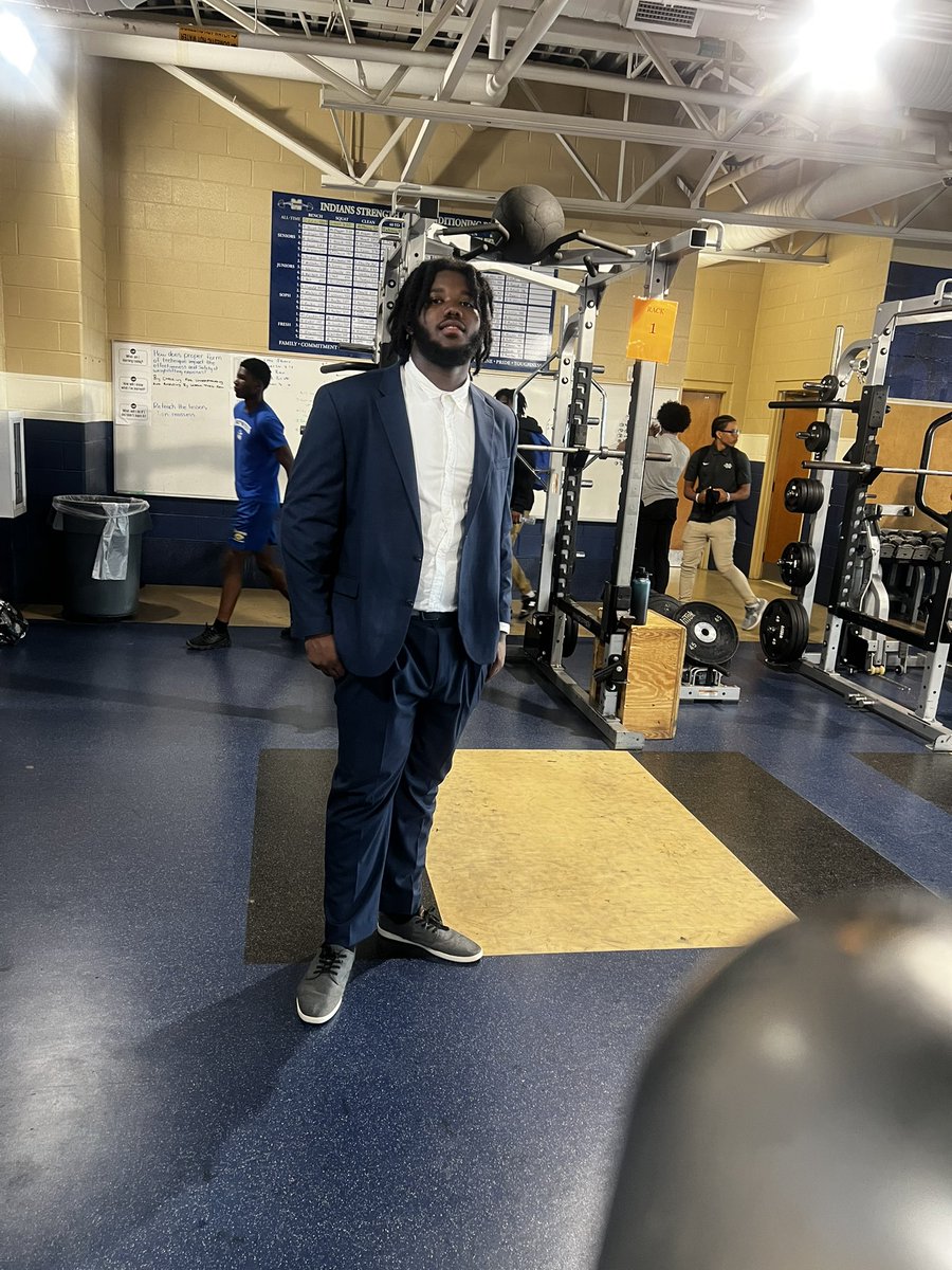OLCoachWilder51's tweet photo. #RTABF premiered our new GQ line at the assembly today. My guy @JeremiahB_OL was a real deal STEPPER this morning! https://t.co/2EVkztZ6AG