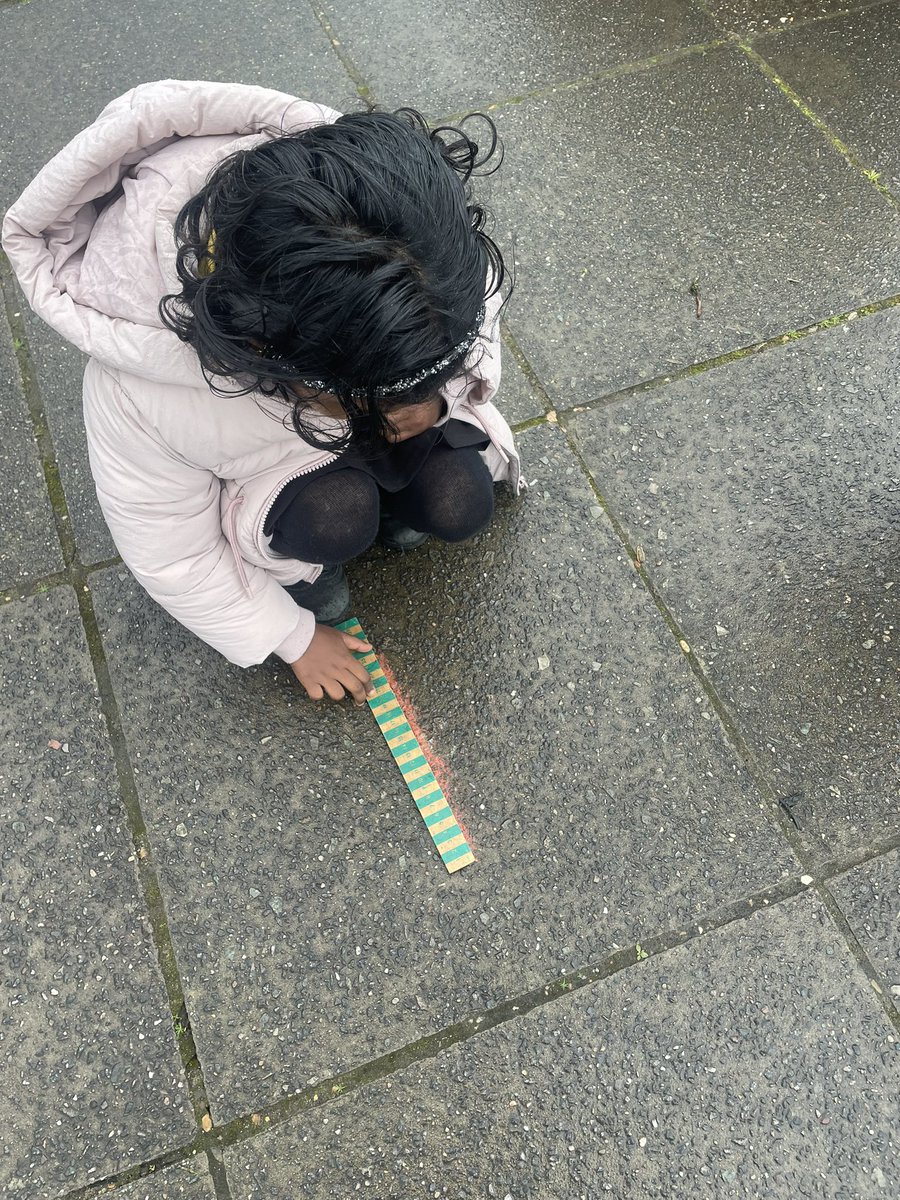 Today we took maths outside🌧️ we measured lines and rounded them to the nearest centimetre 📏@MissMcNamaraLHS @MathsLHS @LHSOutdoorLearn