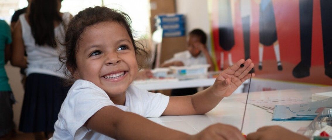 La educación en #Nicaragua

Gratuidad desde preescolar hasta la universidad 
Escuelas renovadas para un mejor ambiente de aprendizaje
Educación intercultural que preserva las lenguas indígenas ‍
Inglés como segundo idioma para más oportunidades
#SomosVictoriasVerdaderas