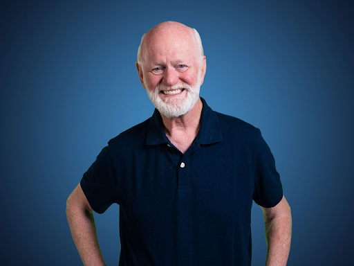 This is Marshall Goldsmith.

He charges over $1 million per year for business coaching. He’s coached the CEOs of Pfizer, Ford, and the World Bank.

I wanted to see what the hype was all about.

Here's everything I learned ($2 million-worth of advice in 5 minutes):