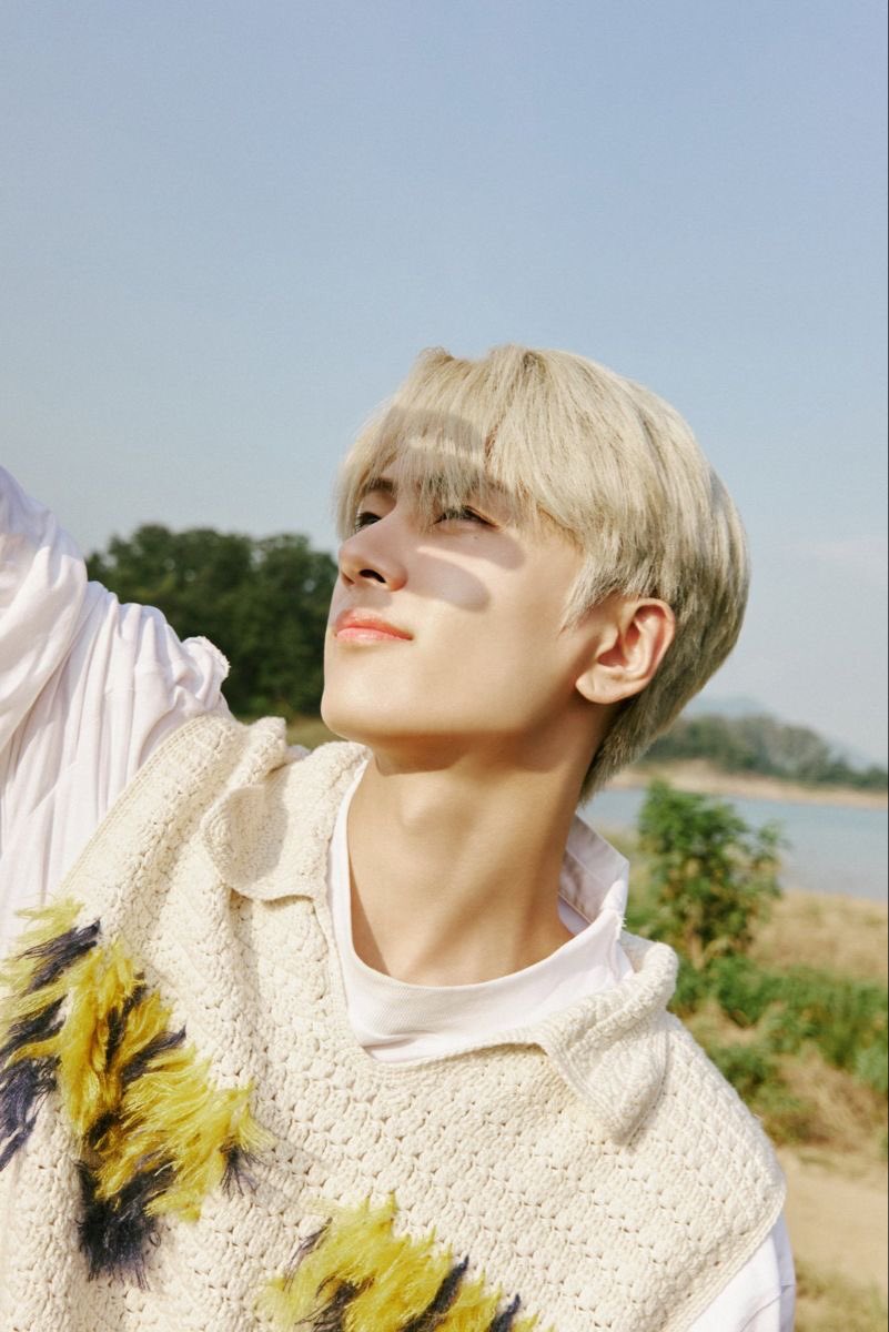 EN_onSpotify's tweet image. HAPPY BIRTHDAY, OUR LOVELY JAY!!!🎂🥳💙🍰 🎊🎈🐈‍⬛

You have been SUCH AN INSPIRATION to all of us since DAY 1, and watching your Talent and Artistry unfold has been an honor!!!!

Always stay healthy and happy and know that we are ALWAYS with you!! WE LOVE YOU, JAY! Have the best…