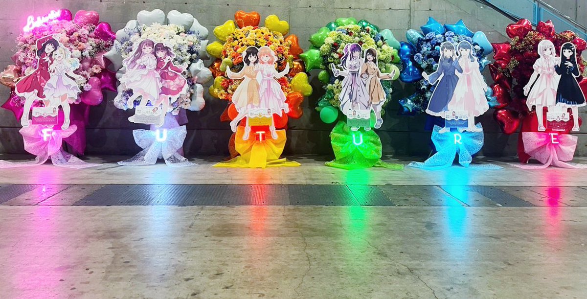 KKoizumi_hasu's tweet photo. 「ミライ　いま笑顔で
がんばってるみんなもがんばってる
出会えて嬉しいから　ありがとうホントに嬉しい
ずっと　一緒に　歌おう
もっと見ようよ　予想外のミライ」

#蓮ノ空 2nd ライブツアー千葉公演、ご開催おめでとう御座います！

#リンクラ #lovelive https://t.co/KTrL1vBlza