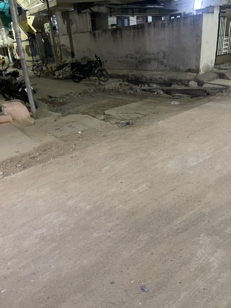 avinashfcb's tweet photo. @GHMCOnline @CommissionrGHMC viveknagar, ramanthapur, 500013
Please try to clean this area ASAP because it has been to long and people are suffering with sand dust on road https://t.co/clHBZI5m5U