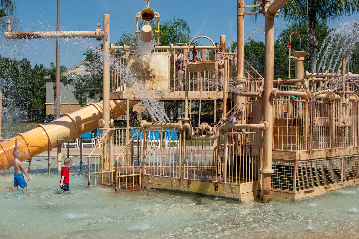 Making waves and memories at Parrott's Landing, located at Buccaneer Bay Adventure Park, and included in your stay at Summer Bay! 🏄‍♂️💦