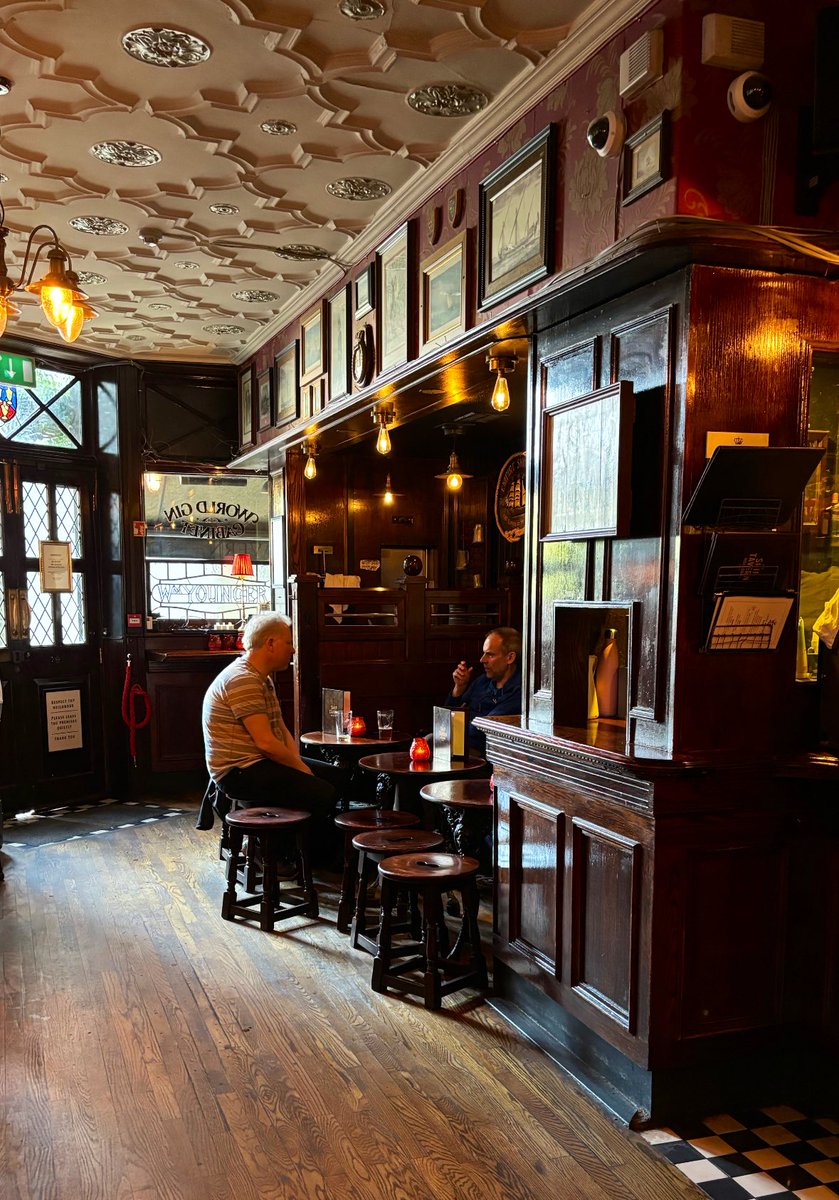 My second stop is at The Ship Tavern. Had a great chat at the bar with a Mastic Man. #londonpubs #holborn #shiptavern #traditional