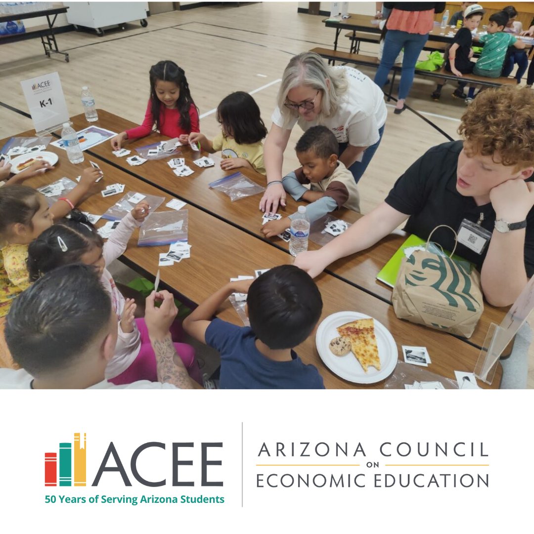 We had another fantastic family night at Sun Valley Elementary School in @PeoriaUnified11! It was wonderful to see students engaging in hands-on financial literacy activities with the help of community volunteers. #VolunteersRock #FinancialLiteracyMonth #CommitToFinLitAZ