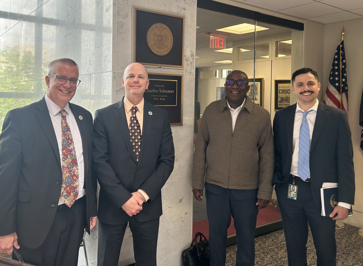 SUNY Poly was in DC yesterday to meet with the Senator's team and thank @SenSchumer for his vision and action in passing the CHIPS Act and for delivering $6.1B in funding to make it possible for @MicronTech to build a massive ChipFab in CNY and Upstate NY. bit.ly/3TZSI0e