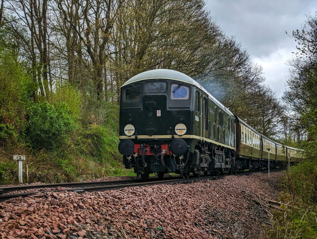 Class 24 D5054 'Phil Southern' approaches Summerseat this afternoon with a diesel diner 😀🍽 @eastlancsrly @elrdiesel @finediningtrain #Class24