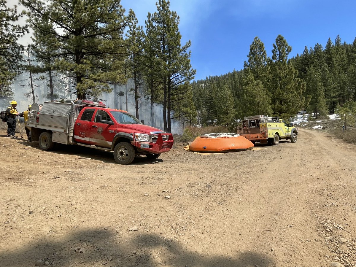 ⚠️TODAY - Prescribed burning in Whites Creek near Galena, of 21 acres, and continued prescribed burning in Dog Valley of 55 acres. Expect smoke sightings and please avoid calling 9-1-1. @HumboldtToiyabe conducting burning operations with #TMFR assistance.