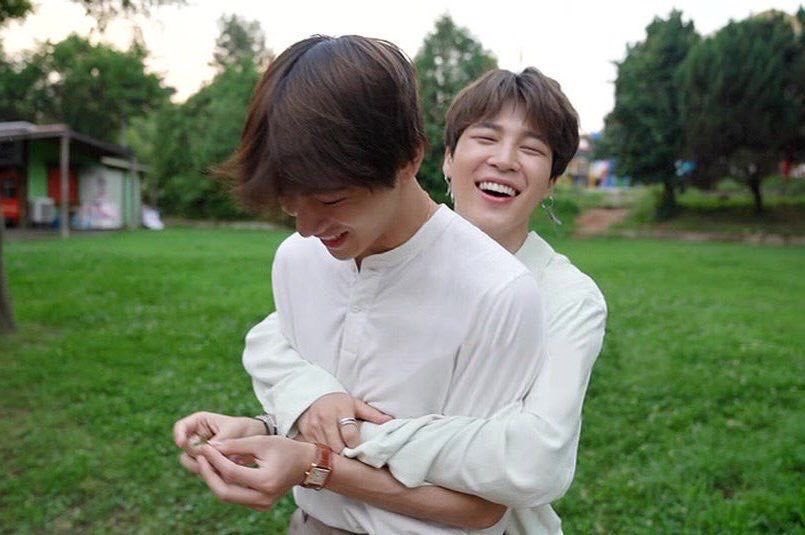 vmin hugs; a soft thread because i miss them 🥺