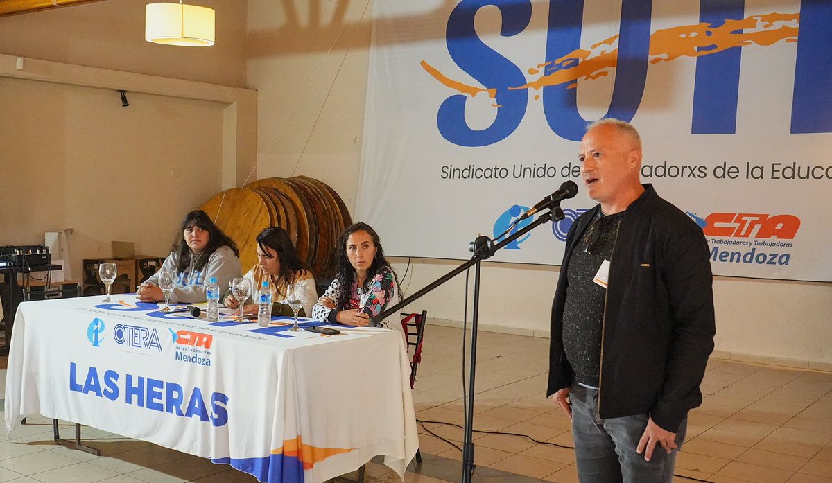 #Ahora 
PLENARIO PROVINCIAL en el departamento de Las Heras. 

Trabajadores y trabajadoras de la Educación debaten la última propuesta salarial del Gobierno.