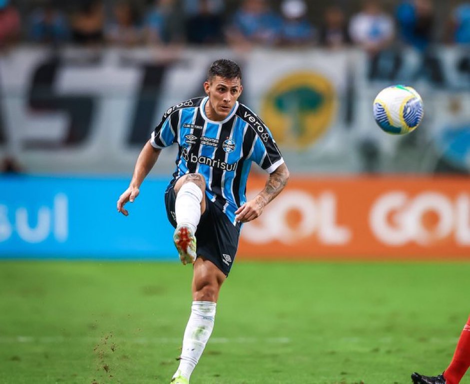 O atacante Cristian Pavón tem lesão de grau II no músculo bíceps femoral da coxa direita.

Grêmio não informou prazo de recuperação.

📸 Lucas Uebel | Grêmio FBPA