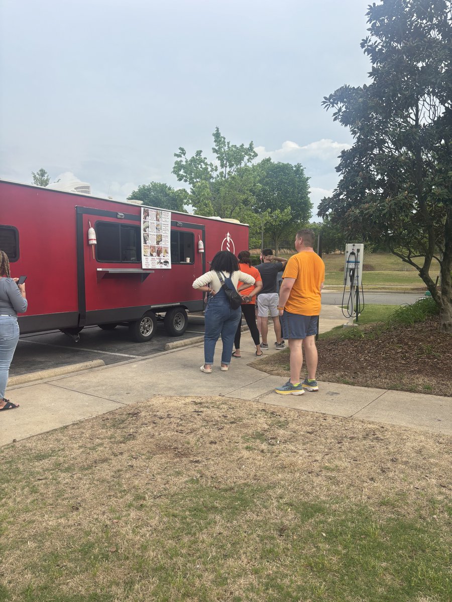 Thank you to all who supported the food truck last night! It was a big hit and very delicious! Thank you Taste of Maine, we look forward to having you back soon!
.
.
.
#tasteofmaine #foodtruck #apartments #somersetatmadison #madisonal #lovewhereyoulive