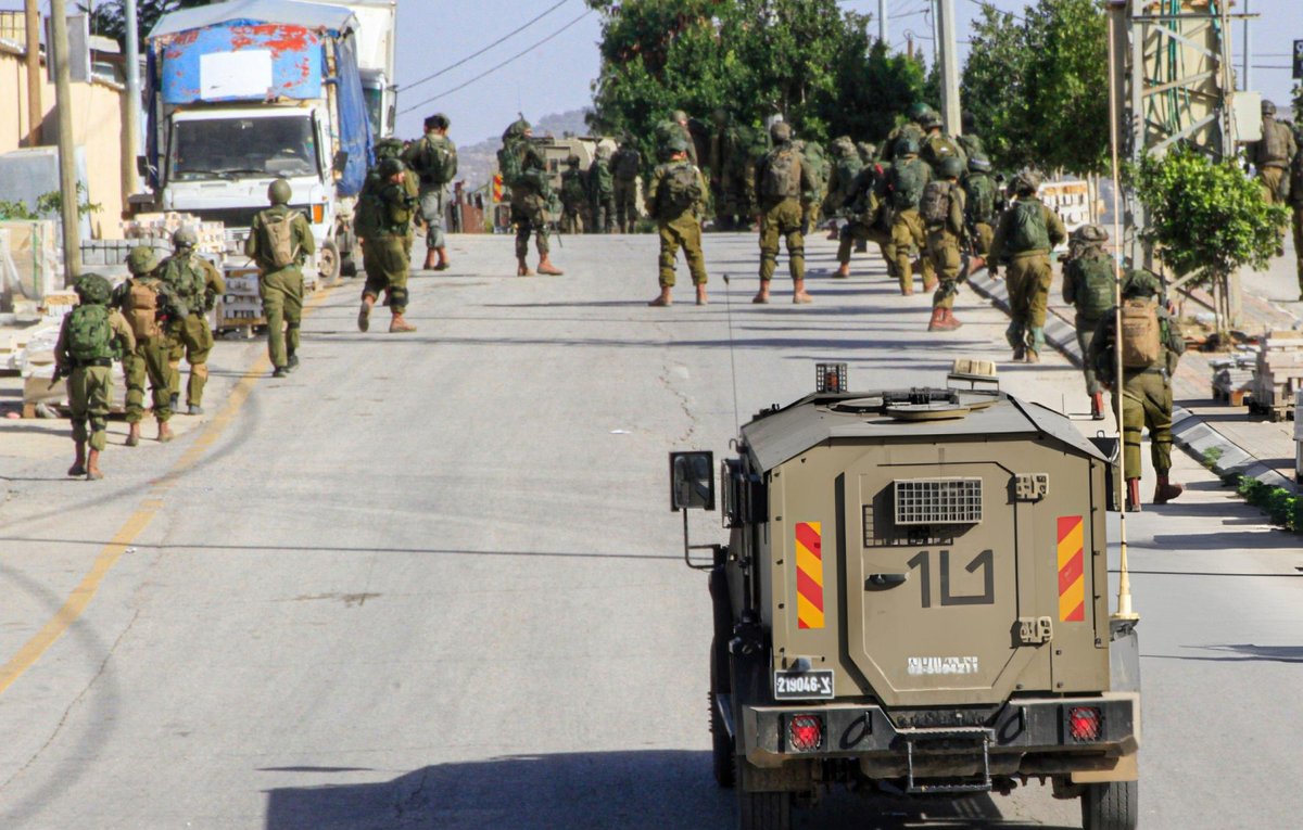 استشهاد 4 فلسطينيين وإصابة 3 آخرين برصاص الاحتلال الإسرائيلي بـ #الضفة_الغربية المحتلة #قنا #فلسطين ow.ly/ShE450RjWZH