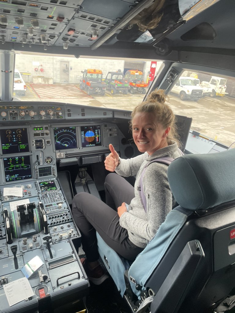 kmac_withcheese's tweet photo. @Delta DL2298 crew needs to get an A+. Extremely nice pilots (and kudos for showing their wealth of knowledge about aviation!!) and cabin staff are incredibly friendly and genuine. Thank you for making today’s travel enjoyable! https://t.co/Z2CVlR2ii5