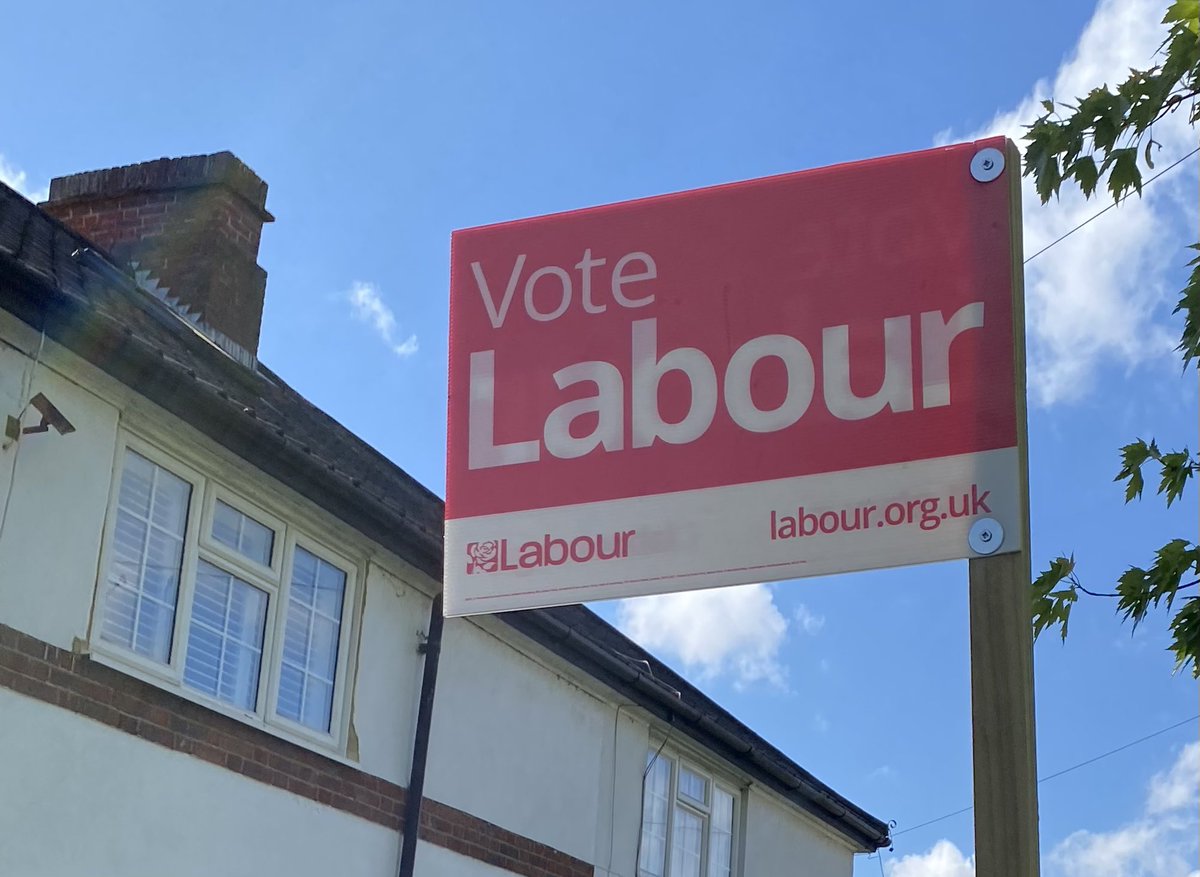 Great support in sunny Heathfield #LabourDoorstep <a href="/SadiqKhan/">Sadiq Khan</a> <a href="/MarcelaBenede10/">Marcela Benedetti</a>