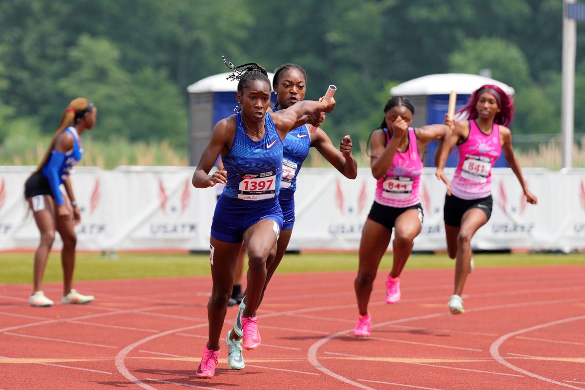 Ready for relays? Register your team for the 2024 USATF National Youth Outdoor Championships June 26-29! You won’t want to miss the thrills at Icahn Stadium in NYC! Register now: ow.ly/432950RjW0s 📸: 1,3 - Lianne Schulman #FutureStarFriday