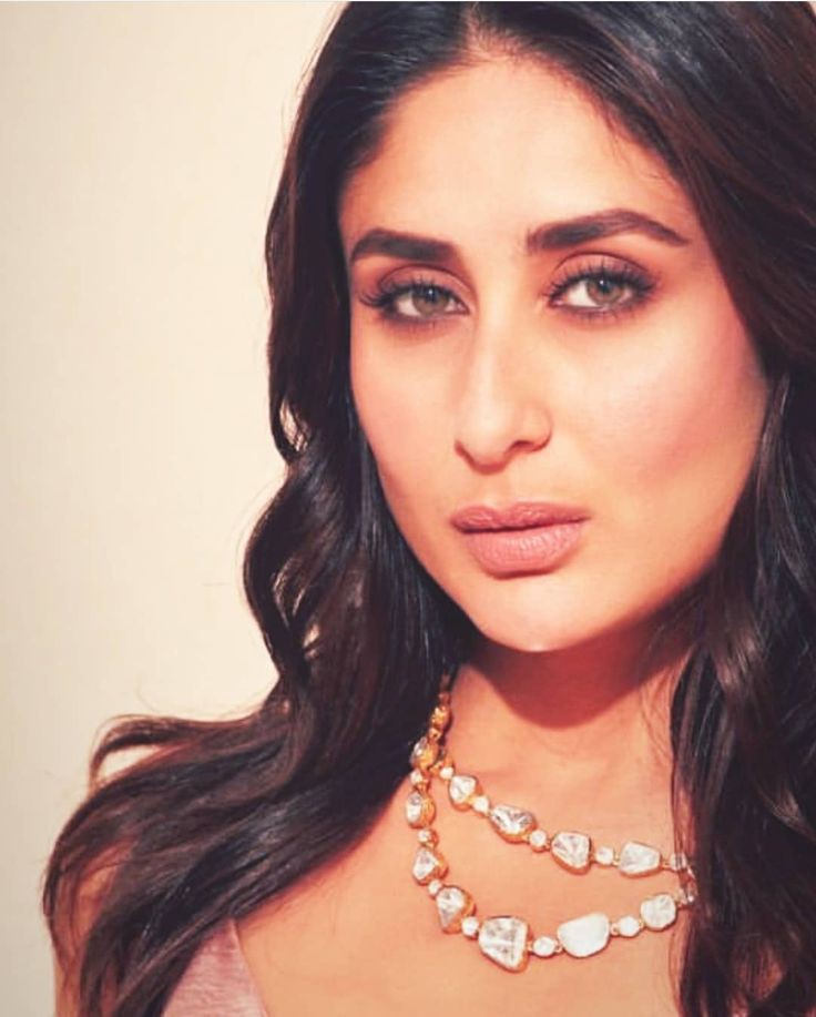 Sultry

#KareenaKapoorKhan
#KareenaKapoor