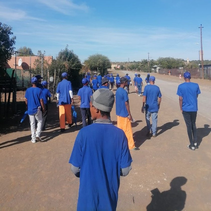 DA_NCape's tweet photo. 🗳️If the Northern Cape wants a government that delivers, its people must vote on 29 May.

A blue wave moved through #Petrusville today, as the DA continues to present our plan to rescue the Northern Cape, to communities.

#RescueSA #VoteDA
#MakingtheNCblue https://t.co/jnXmKAXIJP