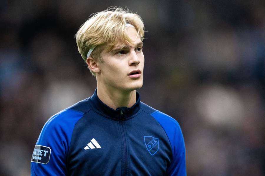 🎙️| Lucas Bergvall on if he feels like more defenders are targeting him now that he’s completed a headline-grabbing transfer: 'Absolutely. People probably want to push me now that I've signed for Tottenham, but so be it It's just a matter of getting used to it. It will not be