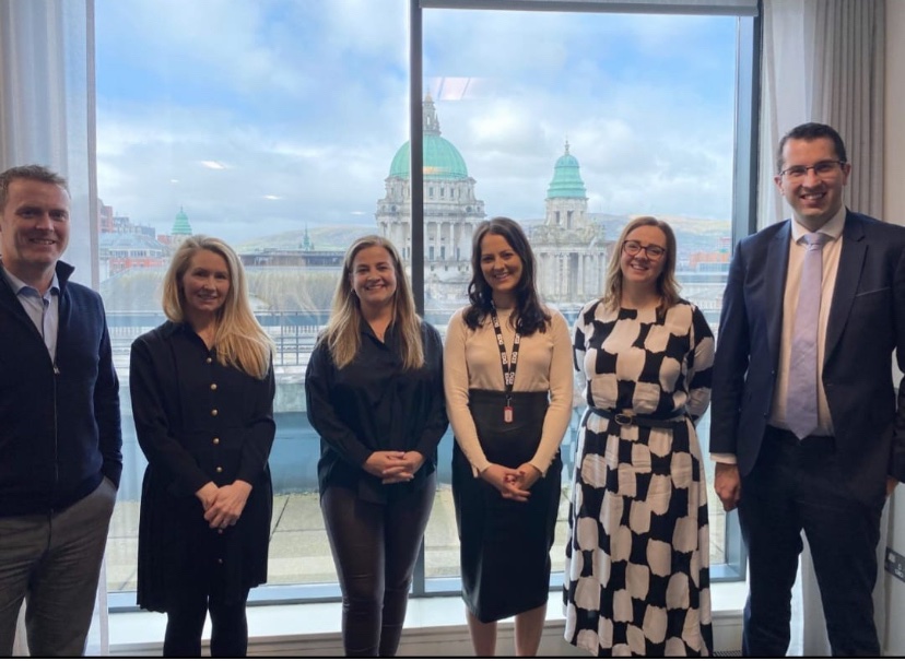 Earlier today @UlsterBankNI kindly hosted our Chief Executives forum at their fantastic #Belfast head office. Thanks also to the excellent team from @edglegal who led on a best practice presentation