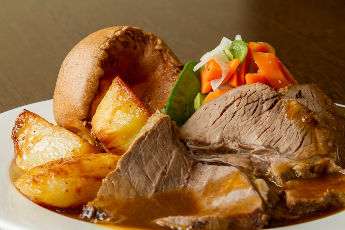 Escape the hustle and bustle and unwind with a delightful Sunday lunch at The Waterside Bar, Restaurant & Terrace. Savour a delicious roast dinner prepared with fresh, seasonal ingredients. Head to our website to view the menu 😋