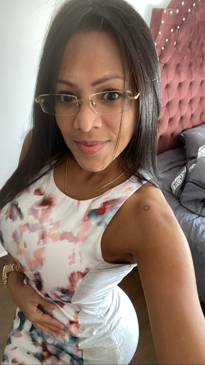 Daniela40296325's tweet photo. Viernes te quiero viernes 😂feliz y bendecido fin de semana #disponiblecdmx5578445057 https://t.co/J5Zwp31jth