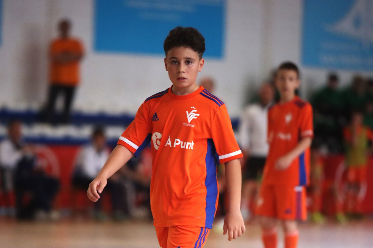 nuevaeldafutsal's tweet photo. 🔴|CAMPEONATO DE ESPAÑA DE SELECCIONES AUTONÓMICAS|

Las selecciones valenciana Sub12 y sub14 donde juegan nuestros jugadores Izán Jaén y Hugo Ayelo no han podido pasar a la siguiente fase del campeonato.

Aun así gran participación de los equipos y de nuestros chicos.

📷@ffcv https://t.co/6aG3R98F6a