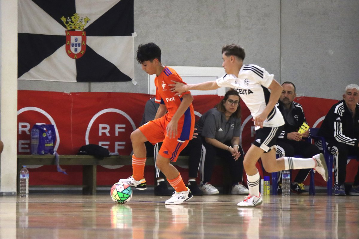 nuevaeldafutsal's tweet photo. 🔴|CAMPEONATO DE ESPAÑA DE SELECCIONES AUTONÓMICAS|

Las selecciones valenciana Sub12 y sub14 donde juegan nuestros jugadores Izán Jaén y Hugo Ayelo no han podido pasar a la siguiente fase del campeonato.

Aun así gran participación de los equipos y de nuestros chicos.

📷@ffcv https://t.co/6aG3R98F6a