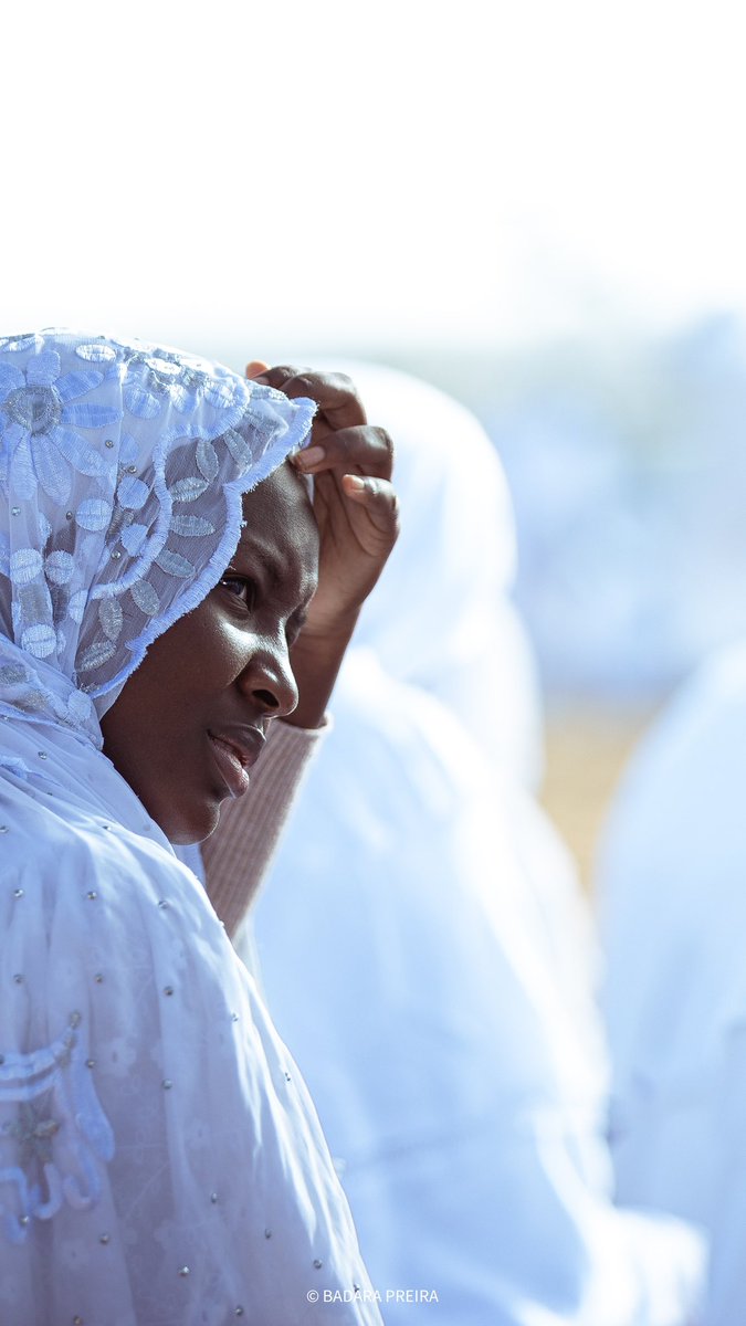 Que ce vendredi vous apporte la paix, le bonheur et la bénédiction divine. Bon vendredi !

#portrait #beauty #senegal #layenne