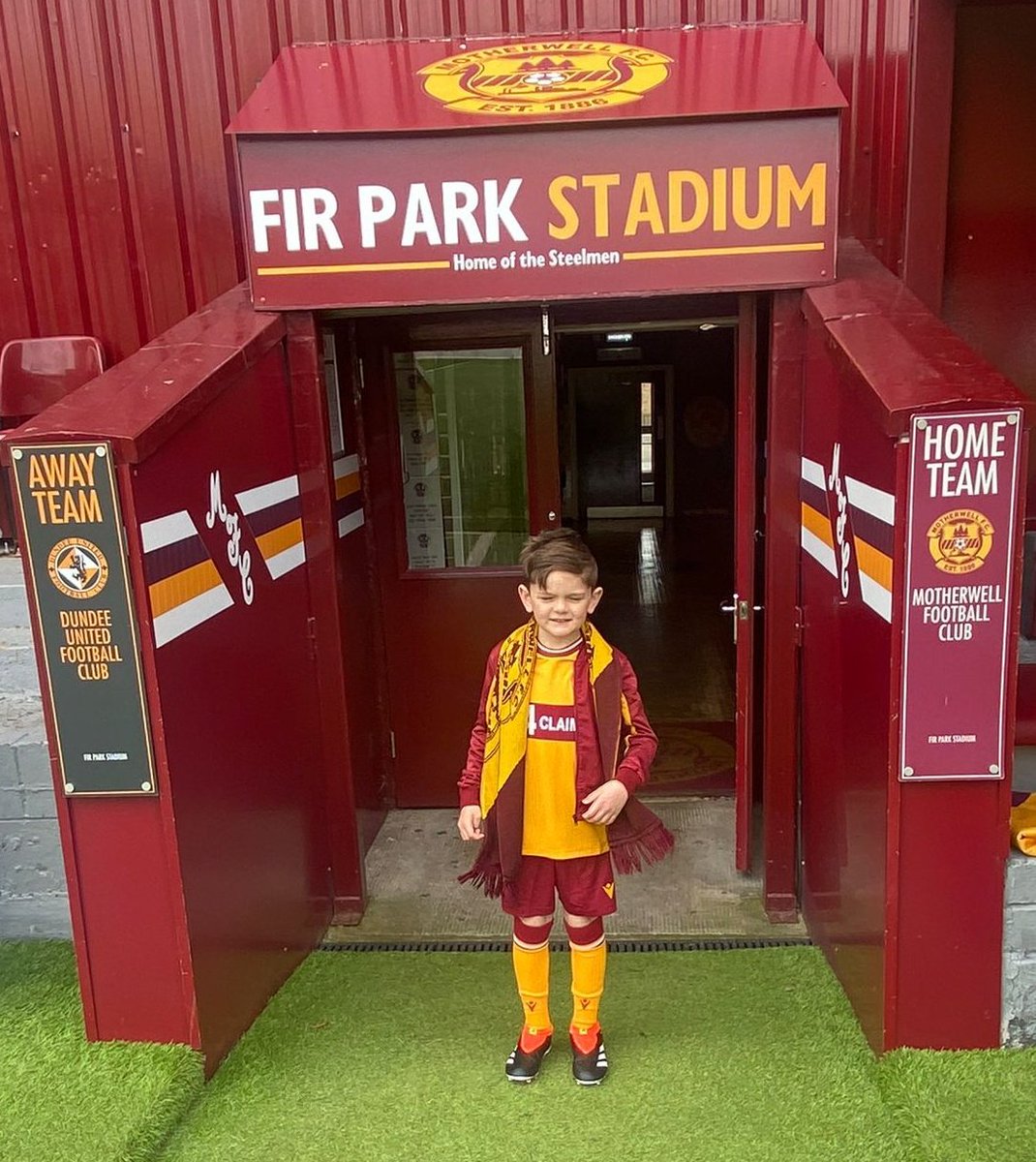 Junior Steel member Lucas was 'buzzing' to be the match day mascot at Fir Park on Sunday - leading out @MotherwellWomen for their @SWPL fixture v Dundee Utd. He had a good chat with Captain Gill Inglis before collecting some autographs. MFC went on to win 2-1 💪