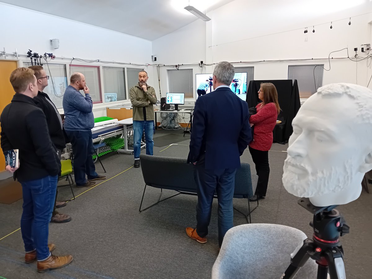 ATiCUWTSD's tweet photo. Roedd tîm @ATiCUWTSD @drindoddewisant yn falch iawn o groesawu ein gwesteion o @ColegyCymoedd heddiw, a ddaeth i ddysgu mwy am ein hymchwil ac i weld ein cyfleusterau a’n galluoedd.

🔗 https://t.co/QqK4VJsRIO

@karenw0708 @Tibi54bwu 
@ImwalshIan @DrSeanJenkins1 https://t.co/cSP2OUKAnd