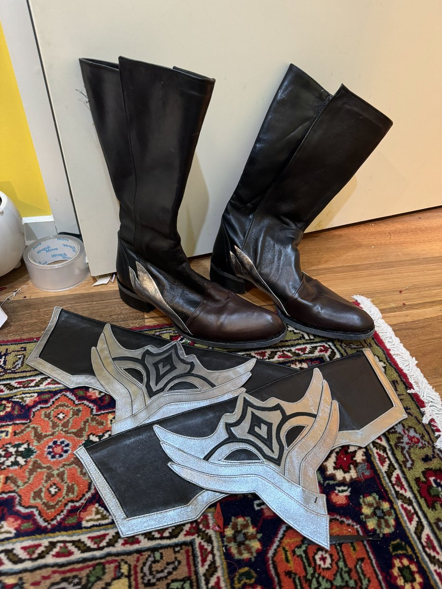 Boots for Diluc almost done 🥰